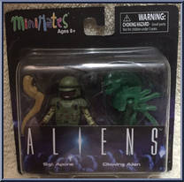 Sgt. Apone / Glowing Alien Action Figure