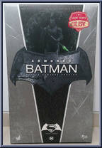 Armored Batman (Battle Damaged) from Batman - Batman v Superman manufactured by Hot Toys [Front]
