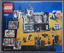 Batman: Arkham Asylum Breakout from DC Super Heroes - Playsets manufactured by Lego [Back]