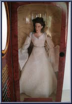 Arwen (Red Box) (White Dress) from Lord of the Rings - Fellowship of the Ring - 12" Special Edition Collector Series manufactured by Toy Biz [Front]