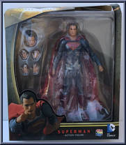 Superman (Batman v Superman) from Mafex - DC manufactured by Medicom [Front]
