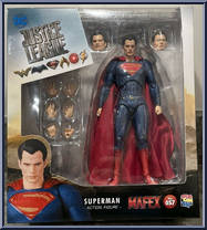 Superman (Justice League) from Mafex - DC manufactured by Medicom [Front]