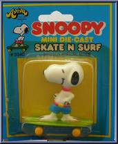 Skater from Peanuts - Mini Die-Cast Skate N Surf manufactured by Aviva [Front]