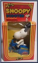 Snoopy (Scooter) from Peanuts - Motorized manufactured by Aviva [Front]
