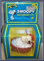 Snoopy (Tub) from Peanuts - Motorized manufactured by Aviva [Front]