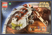 Republic Gunship from Star Wars - Attack of the Clones - Basic Series manufactured by Lego [Front]