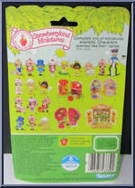 Huckleberry Pie (with Pupcake) from Strawberryland Miniatures - Miniatures manufactured by Kenner [Back]