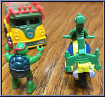 Turtle Transports - The Totally Tiny Turtle Combo (with Card) from Teenage Mutant Ninja Turtles - Mini Mutants manufactured by Playmates [Loose]