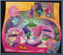 Poppy's Coronation Pod from Trolls Movie - Pods manufactured by Hasbro [Front]