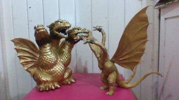Uni-Five Gold King Ghidorah coin Bank (Godzilla) Custom Other
