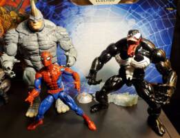 Venom (Marvel Legends) Custom Action Figure [How he stacks/scales up]