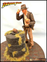 Indiana Jones with Gold idol pedestal (Indiana Jones) Custom Diorama / Playset