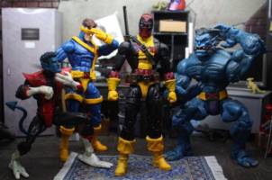Deadpool (homemade x-men suit) (Marvel Legends) Custom Action Figure